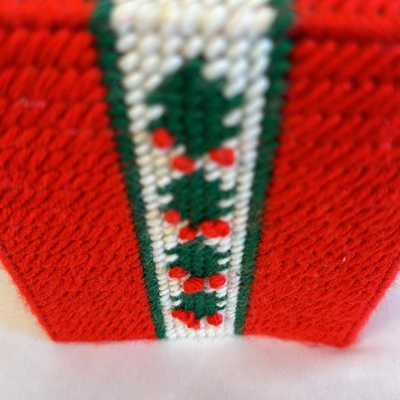 Christmas Tissue Box Cover Plastic Kit Completed Christmas Present Holly Bow - Picture 7 of 9